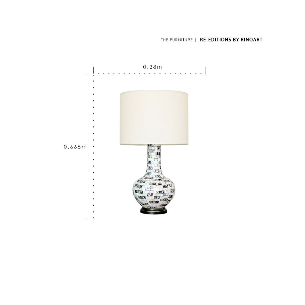 Table lamp with measurements and Rinoart branding on a white background