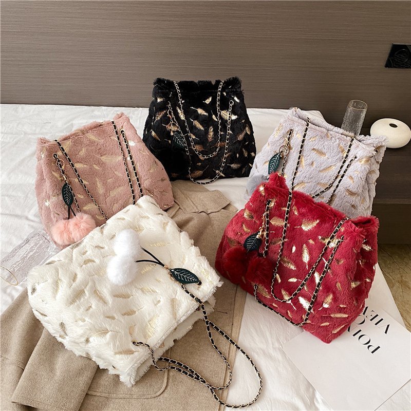 Plush Chain Shoulder Messenger Bag - Soft Crossbody Bag for Women